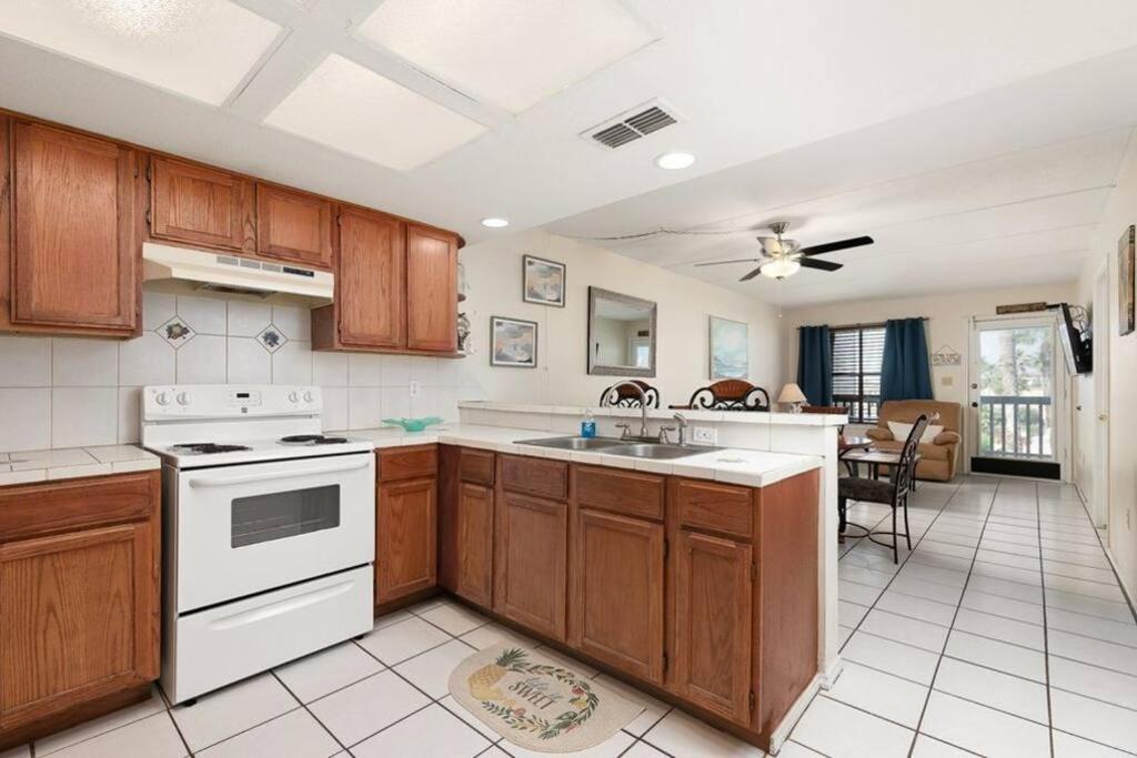 2 Bed 2 Bath Condo By Beach With Resort Pool South Padre Island Eksteriør billede