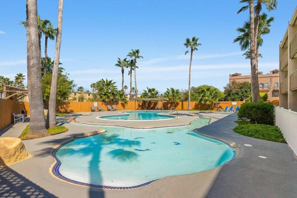 2 Bed 2 Bath Condo By Beach With Resort Pool South Padre Island Eksteriør billede