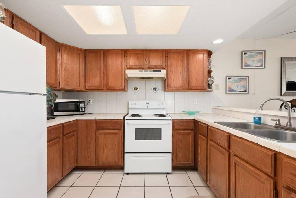 2 Bed 2 Bath Condo By Beach With Resort Pool South Padre Island Eksteriør billede