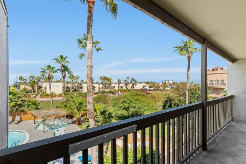2 Bed 2 Bath Condo By Beach With Resort Pool South Padre Island Eksteriør billede
